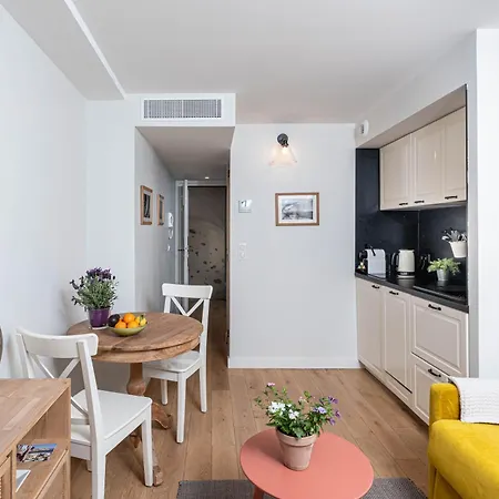 Les Petits Volets A 100m De La Apartmán *